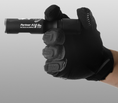 Тактический фонарь Armytek Partner A1 Pro (тёплый свет)
