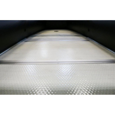 Лодка Polar Bird 380E New Eagle Стеклокомпозит (черно-белый) модель 2025 г