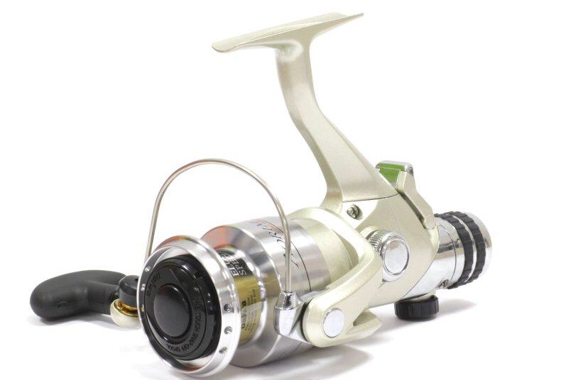 Daiwa AORIMATIC 夜光 3050 スピニングリール 釣り 釣竿 Amazon.co.jp: ダイワ アオリマチック 夜光 3050 : スポーツ