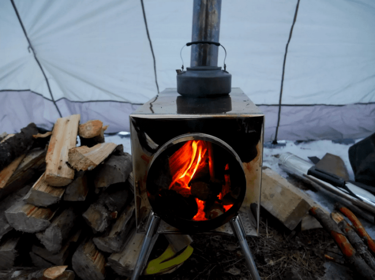 Печи для палаток: как выбрать оптимальную модель для зимней рыбалки и отдыха на природе